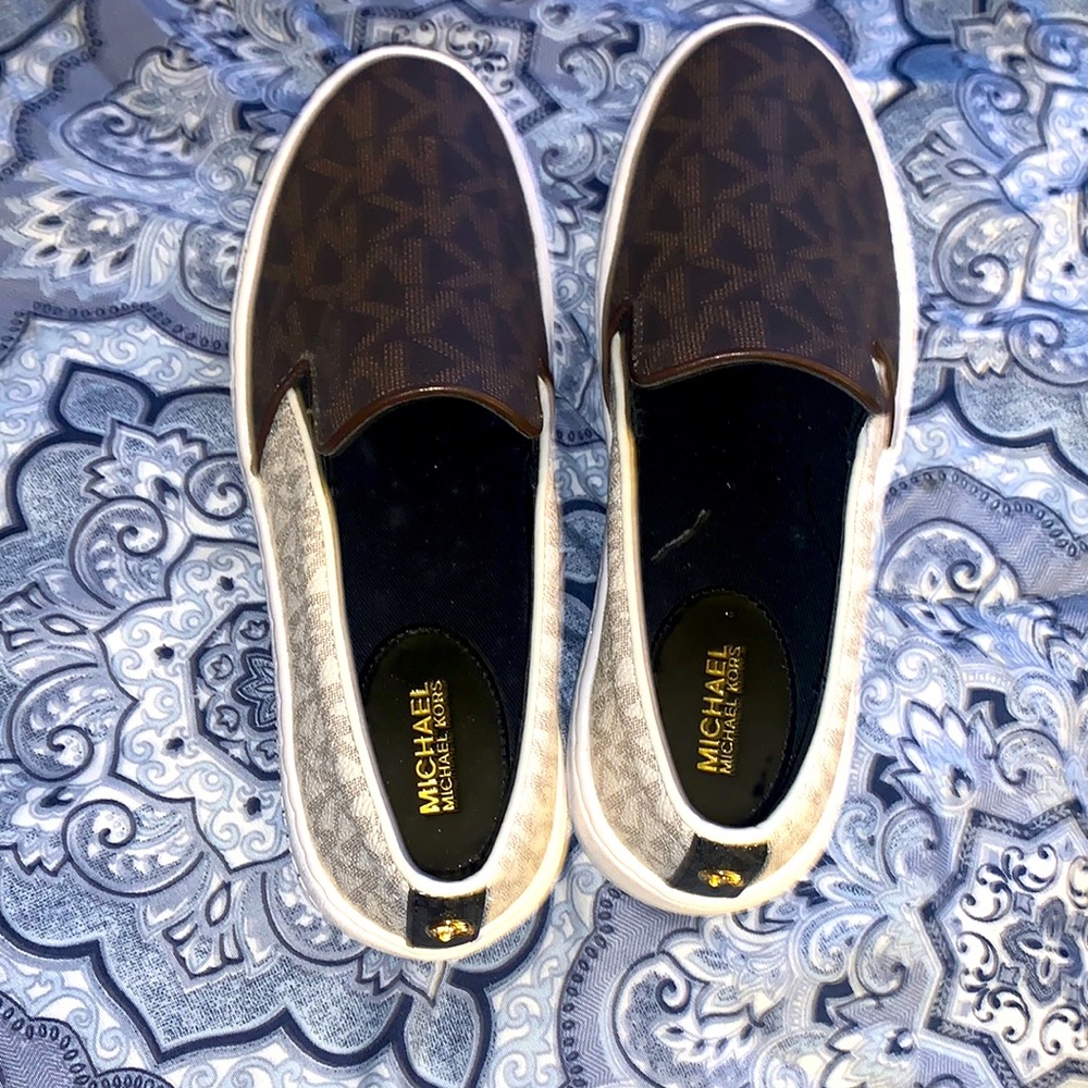 Keaton Two-Tone Logo Slip-On Sneaker